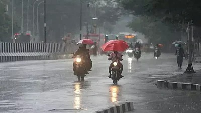 यूपी के कई जिलों में आंधी बारिश ने मचाया कहर कई जगह आकाशीय बिजली भी गिरी,मदद के लिए सीएम योगी का आदेश !