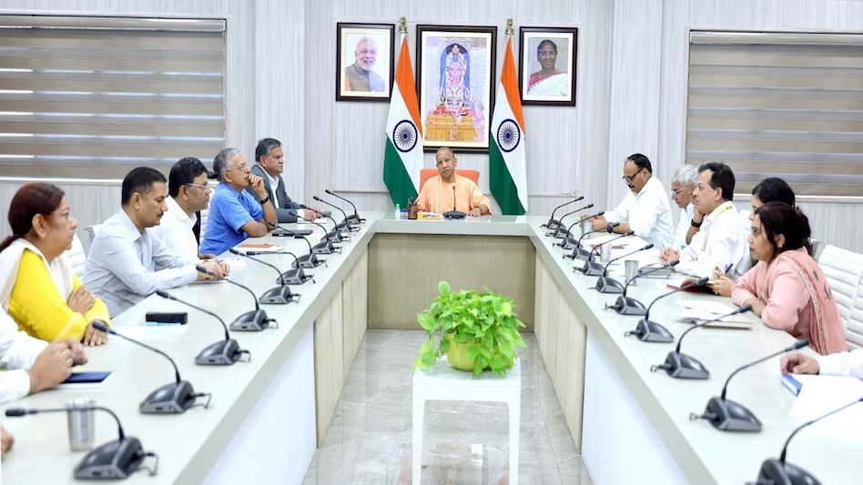 कोविड-19 के नए उपवेरिएंट JN.1 के बढ़ते मामलों को लेकर सीएम योगी ने अधिकारियो को किया अलर्ट दिया निर्देश !