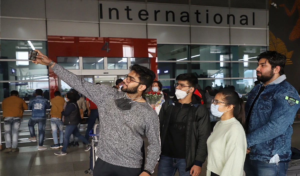 अब नहीं ले सकेंगे Airports पर सेल्फी,करि ऐसी गलती तो मिलेगी ये सजा !
