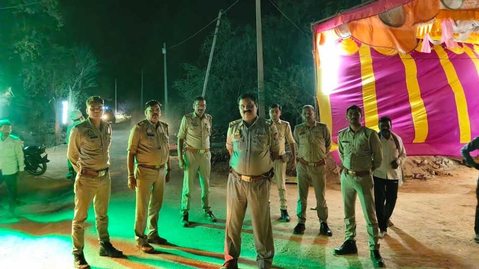 ऐसी शादी जहां पुलिस फोर्स रही तैनात सिरफिरे आशिक़ की धमकी से सहमा दुल्हन का परिवार !
